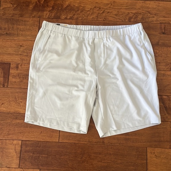 NWT  Greg Norman All Day Comfort Short Silver Size XL - Picture 3 of 9